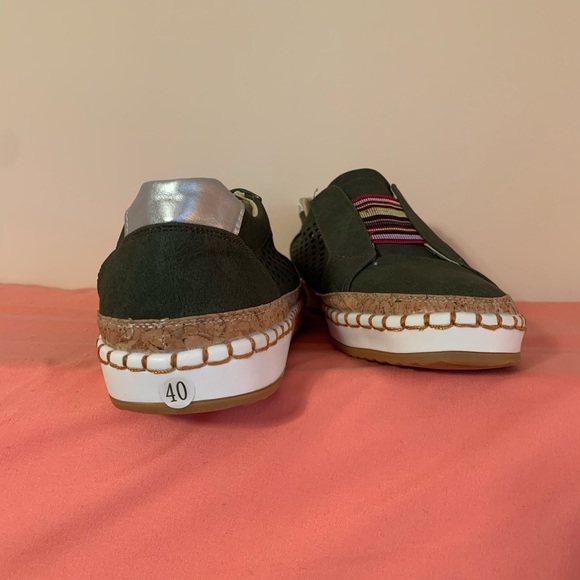 Snazzy flat slip on shoe - Picture 4 of 6